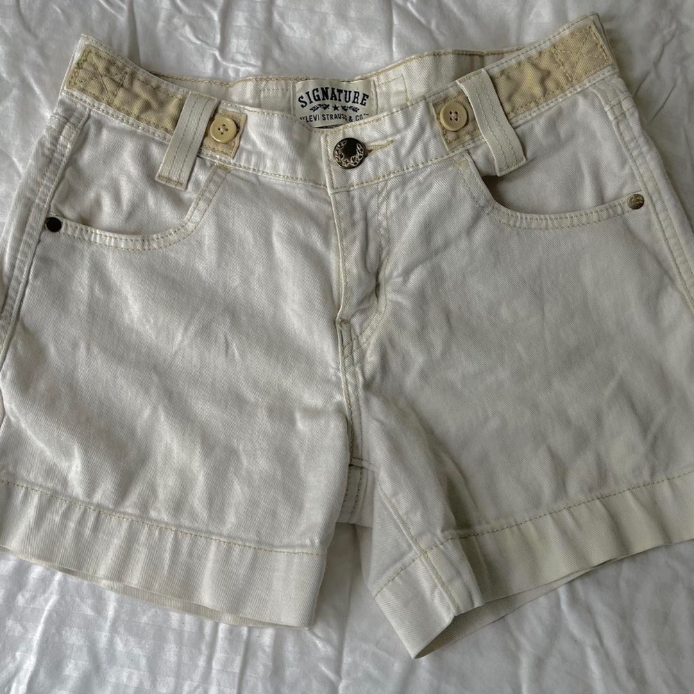 Cream Vintage Levi shorts